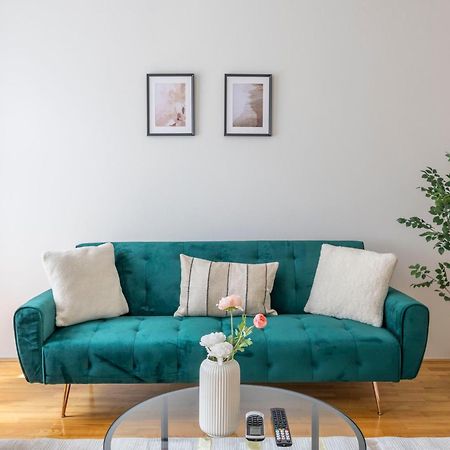 Stylish & Cozy City Center Apartment By Prestige Homes Budapest Esterno foto