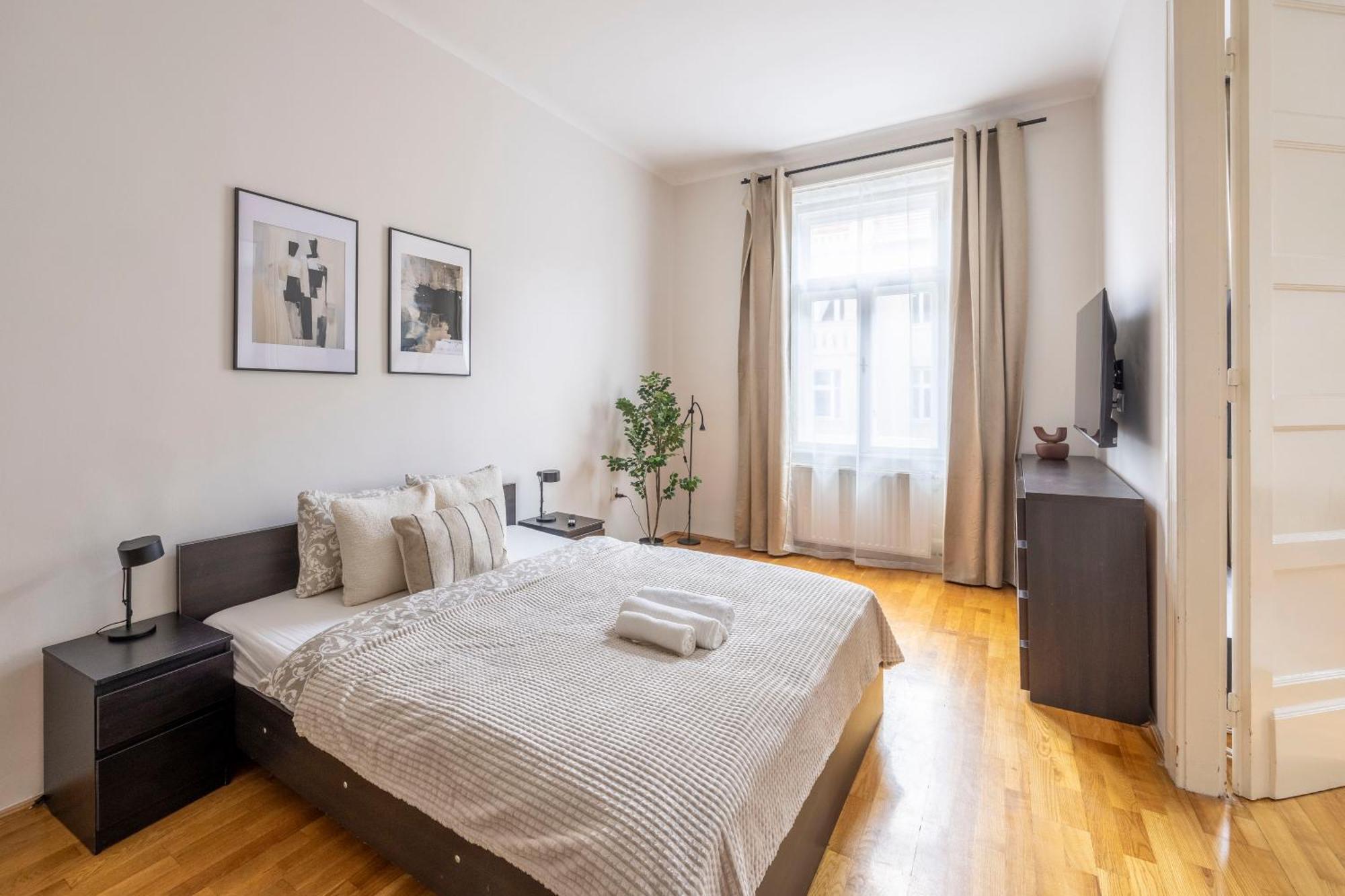 Stylish & Cozy City Center Apartment By Prestige Homes Budapest Esterno foto