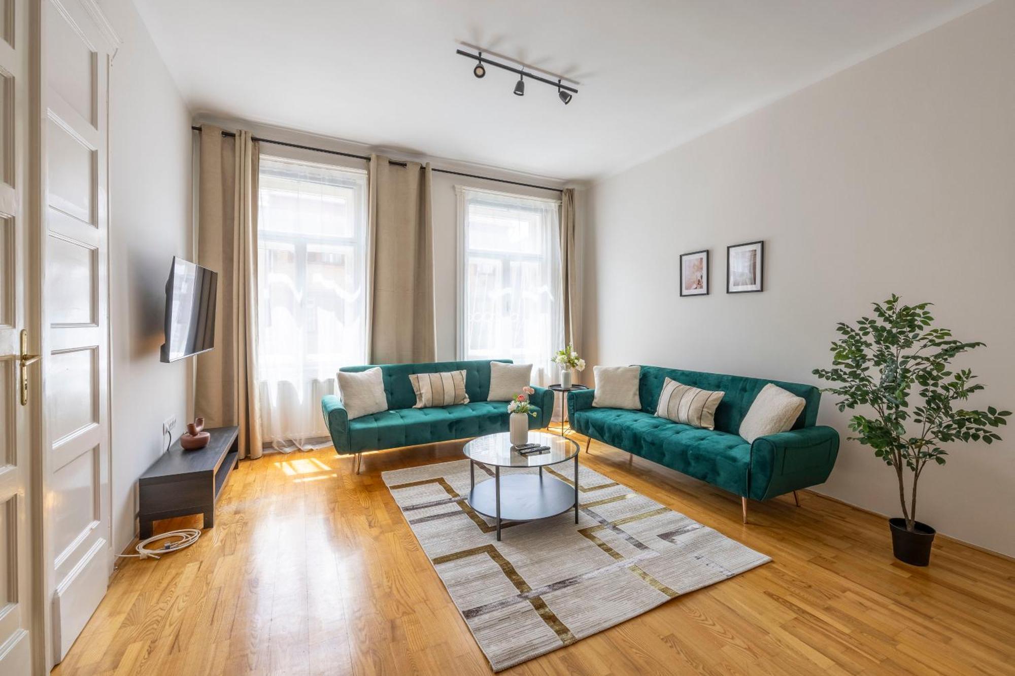 Stylish & Cozy City Center Apartment By Prestige Homes Budapest Esterno foto